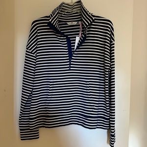 Vineyard vine soft sweater jacket beautiful comfortable.